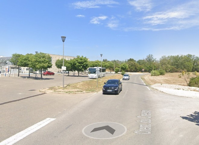 13 Saint Chamas parking